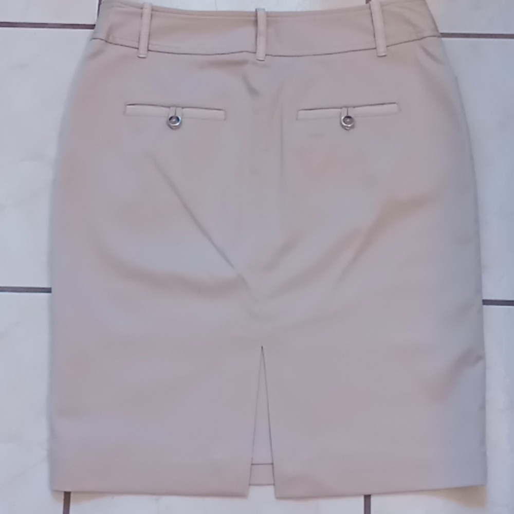 White House Black Market Pencil Skirt EUC - Picture 2 of 9